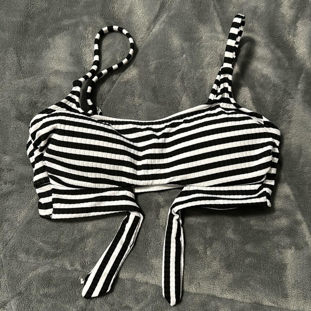 Xhilaration size small